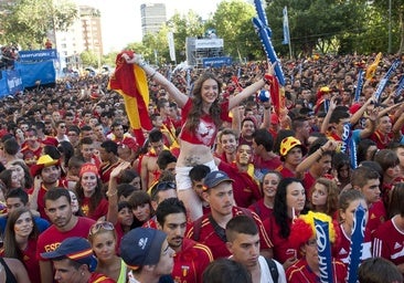 Una pantalla gigante en la plaza de Felipe II para ver jugar a España los cuartos de la Euro