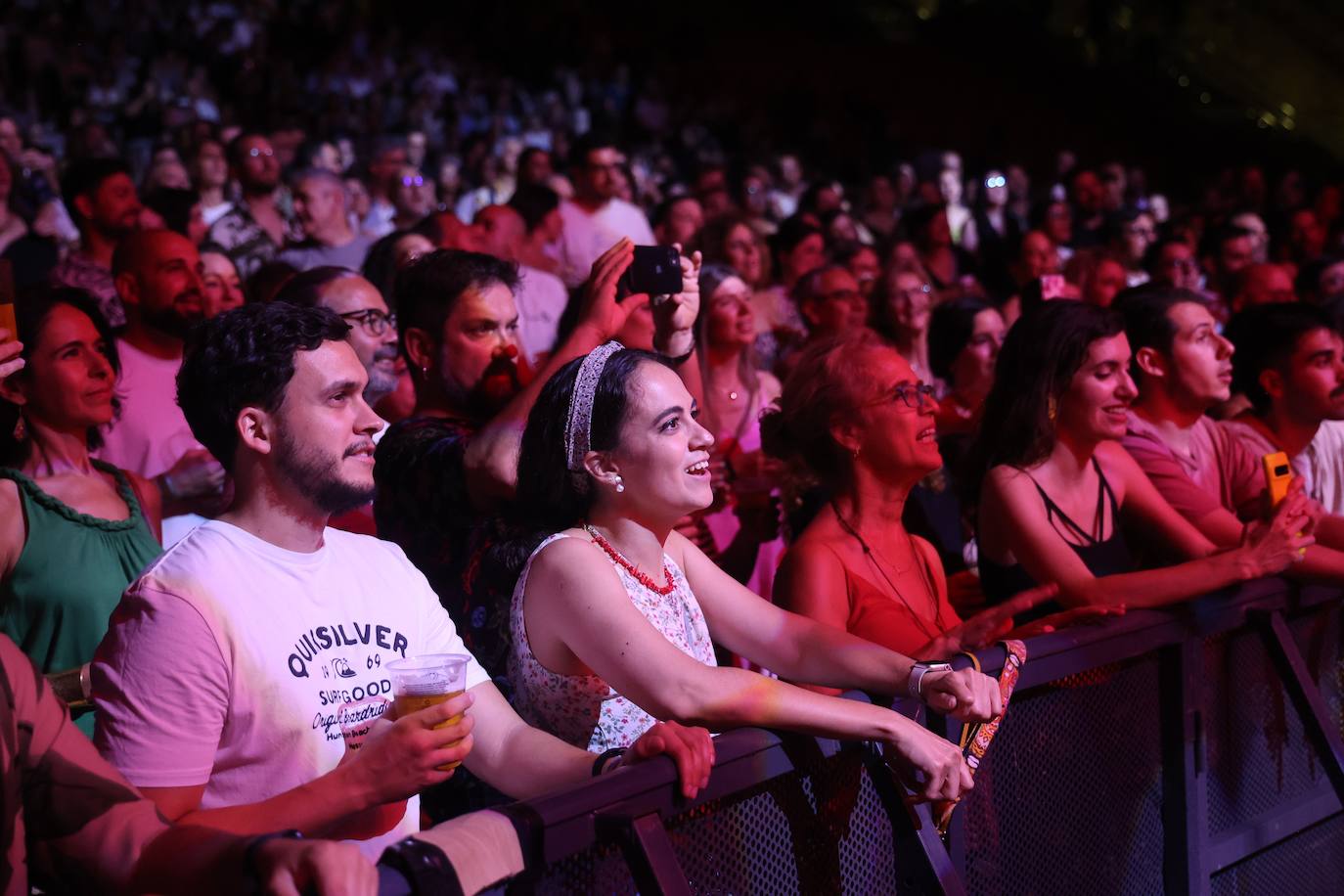 Fotos: El Kanka refresca con sus canciones en el Festival de la Guitarra la noche de Córdoba