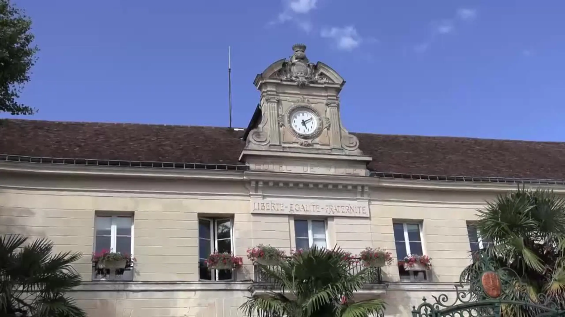 Pontoise, la ville qui représente la nouvelle réalité politique en France
