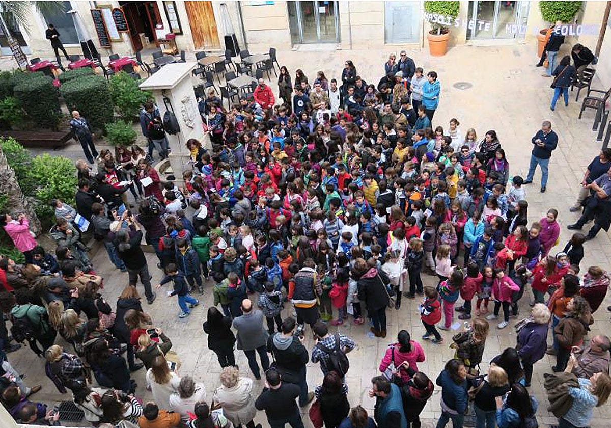 Escolares en un centro educativo de Alicante