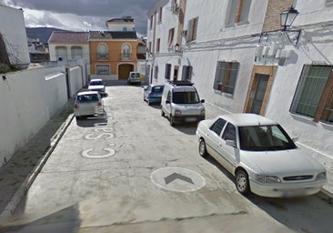 Dos hospitalizados tras un incendio que se originó la cocina de su casa en Baena