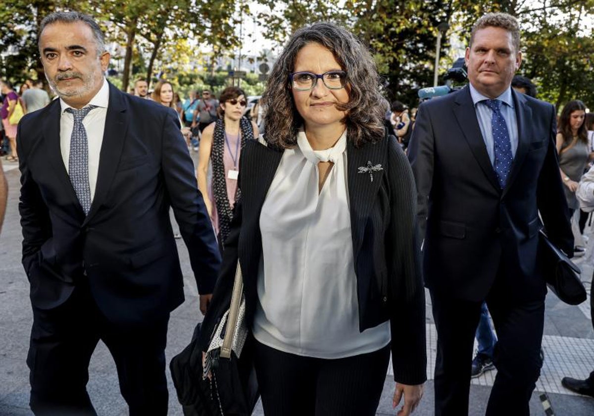 Mónica Oltra, a su llegada a la Ciudad de la Justicia en Valencia, en una de sus comparecencias judiciales