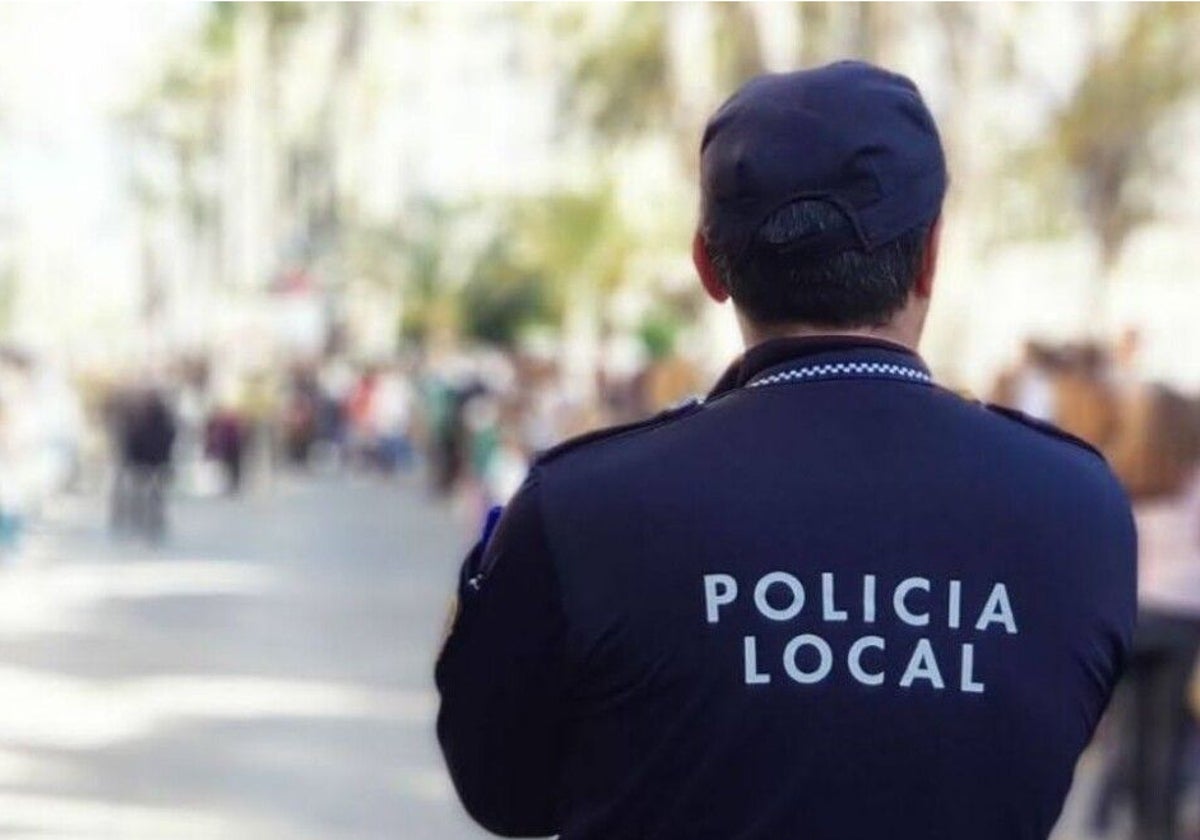 Imagen de archivo de un agente de la Policía Local de Elche