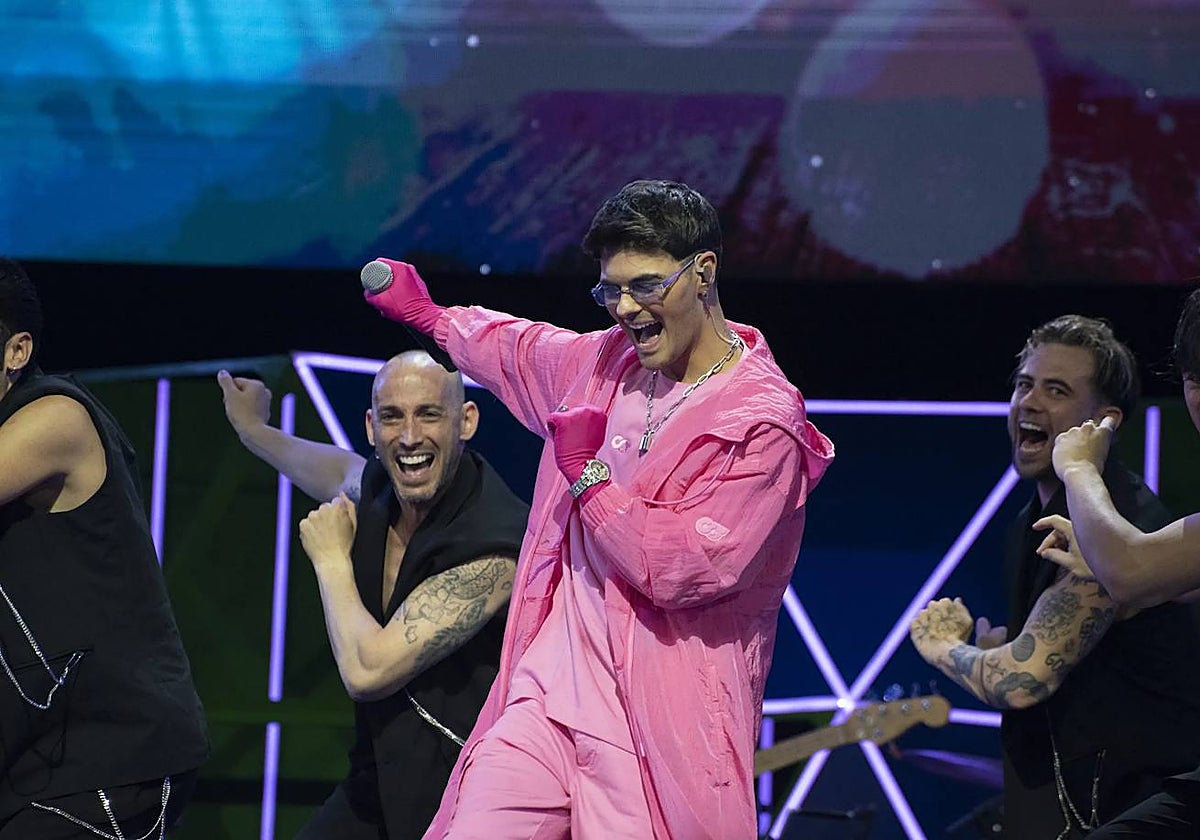 Abraham Mateo en pleno concierto