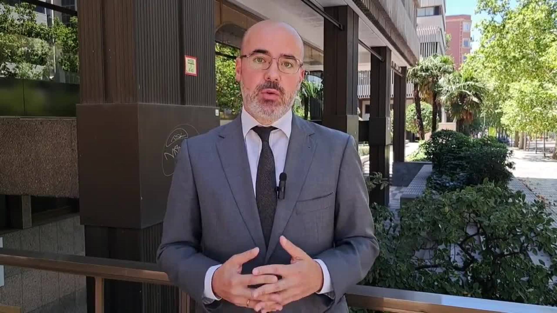 El delegado del Gobierno tacha de «irresponsabilidad extrema» las declaraciones Ayuso y le exige que se disculpe con la Policía Nacional