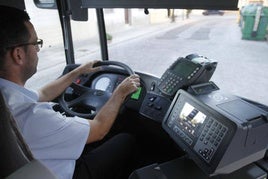 Aucorsa se prepara para decir adiós al bono físico y pasar al registro por móvil y pago con tarjeta
