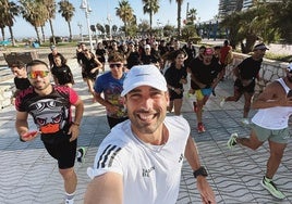 El reto solidario de Sergio Turull pasa por Málaga mientras cruza España corriendo