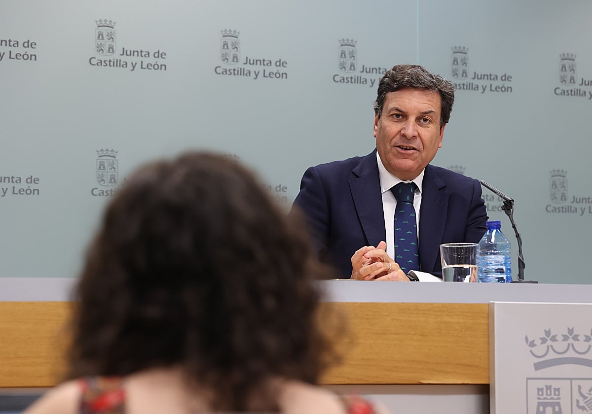 El portavoz de la Junta, Carlos Fernández Carriedo, en la rueda de prensa posterior al Consejo de Gobierno