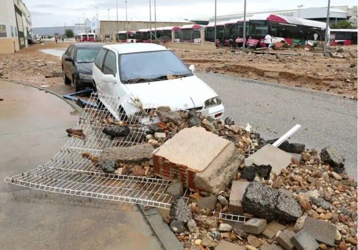 Algunos de los destrozos que produjo la DANA en el polígono de Toledo