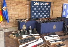 Cae en Málaga un traficante que rehabilitaba armas para hacer fuego real y tenía un arsenal en su casa