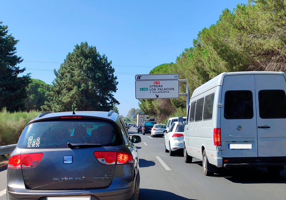 Vehículos en la carretera AP-4