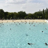 La piscina con olas de Madrid que es ideal para combatir las altas temperaturas del verano: dónde está, cómo llegar y precio de entrada