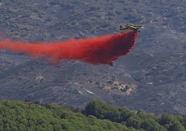 El viento en la zona del campo de tiro de Cerro Muriano complica la estabilización del incendio
