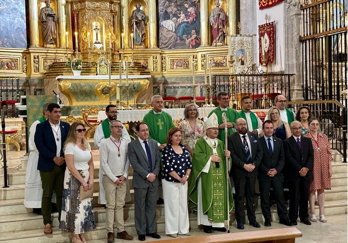 Arzobispo de Toledo y autoridades en la misa de Acción de Gracias en Yepes