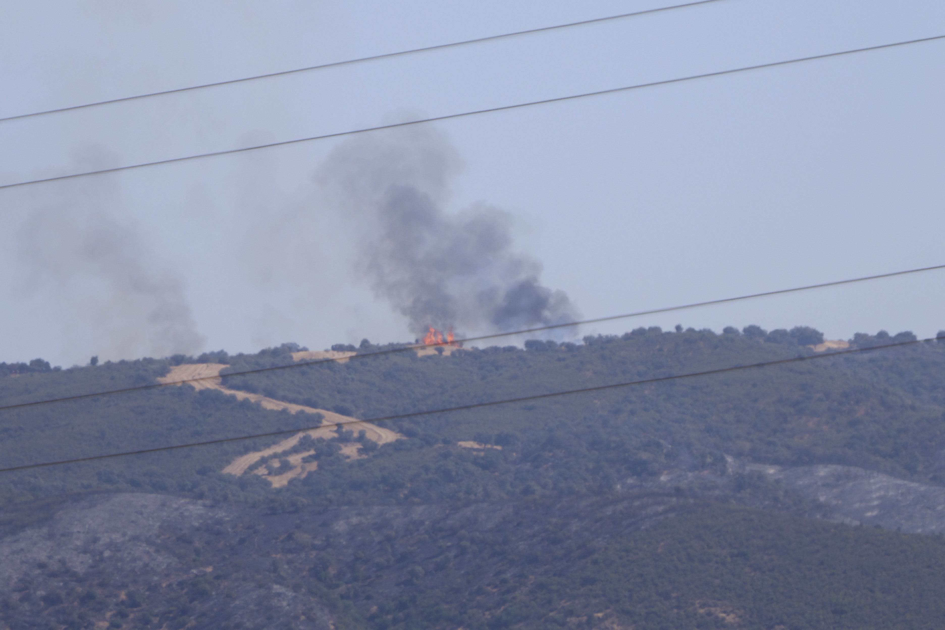 La lucha del operativo del Infoca con el complejo incendio de Obejo, en imágenes