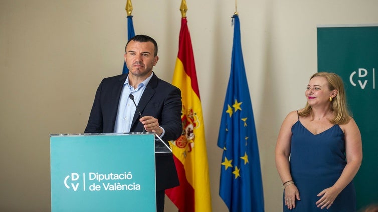 Mompó y Enguix recuperan la «gestión» en una Diputación de Valencia que celebra un año «más próxima a los municipios»