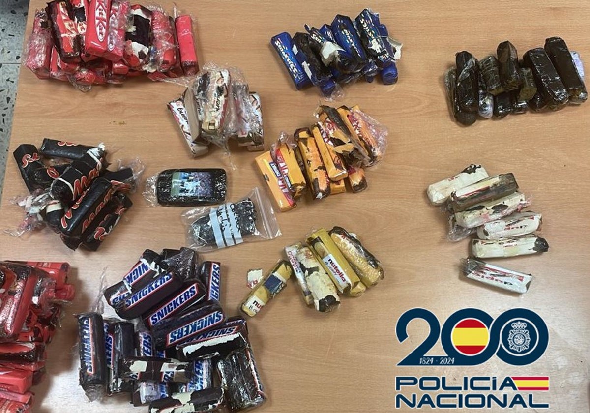 Imagen del hachís escondido en barritas de chocolate descubierto en Valencia