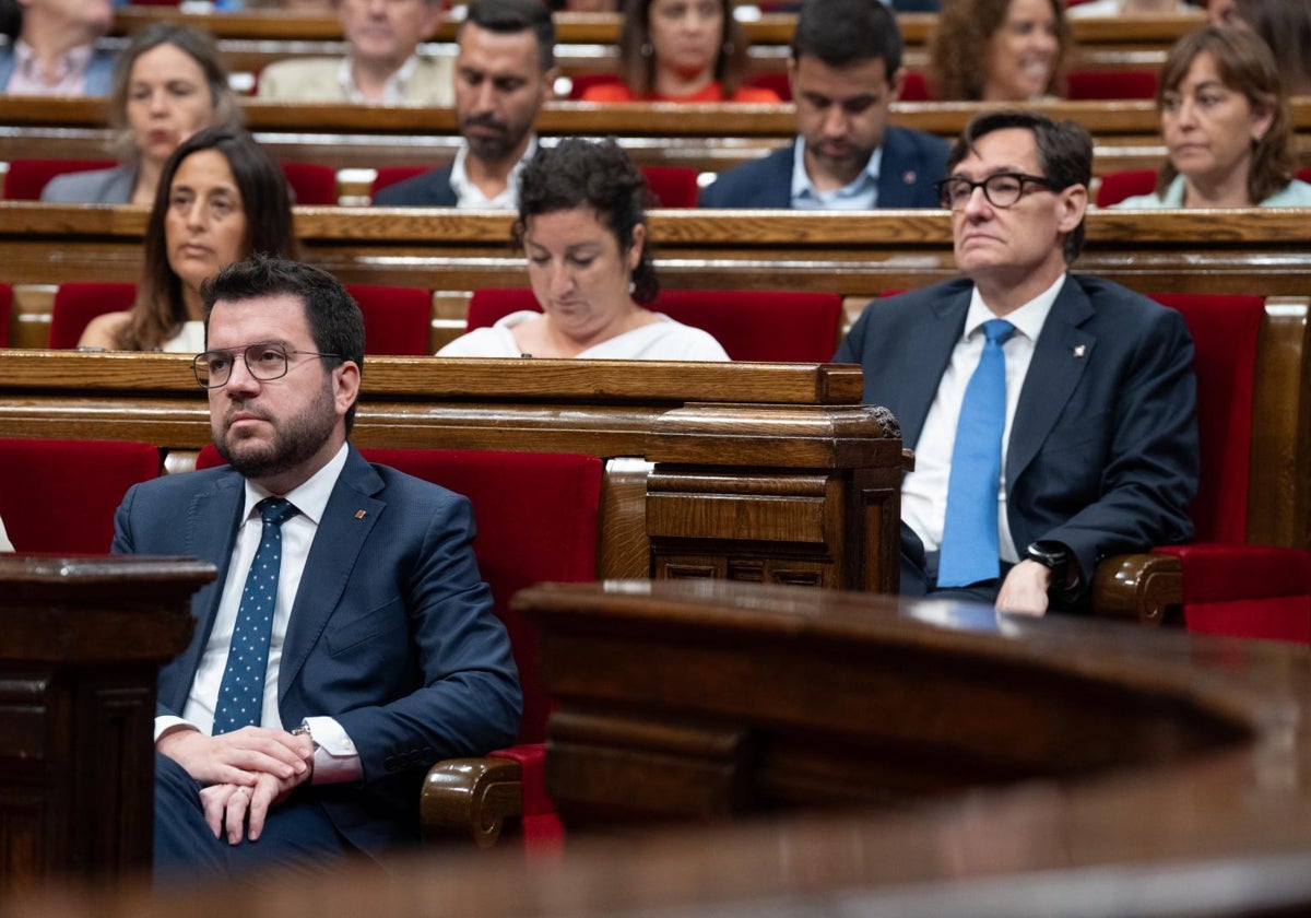 El presidente de la Generalitat en funciones, Pere Aragonès, y el líder del PSC, Salvador Illa