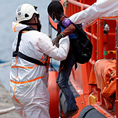 CC, PSOE y Sumar llevan la reforma para el reparto obligatorio de menores migrantes al Congreso, sin el apoyo del PP