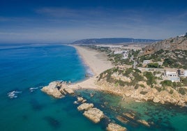 La Junta mantiene la prohibición al baño en la playa de Atlanterra, en Tarifa