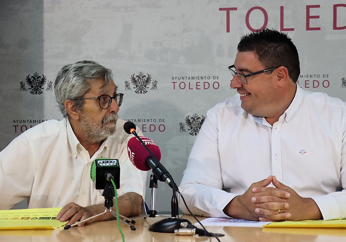 José Vicente García-Toledano con el presidente de la Asociación de Vecinos 'La Cornisa', José María Redondo