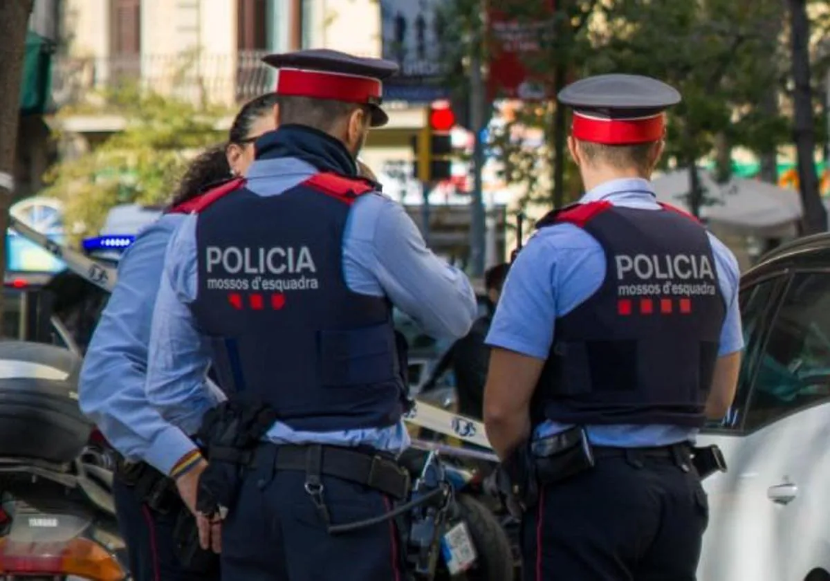 Imagen de archivo de varios agentes de los Mossos d'Esquadra