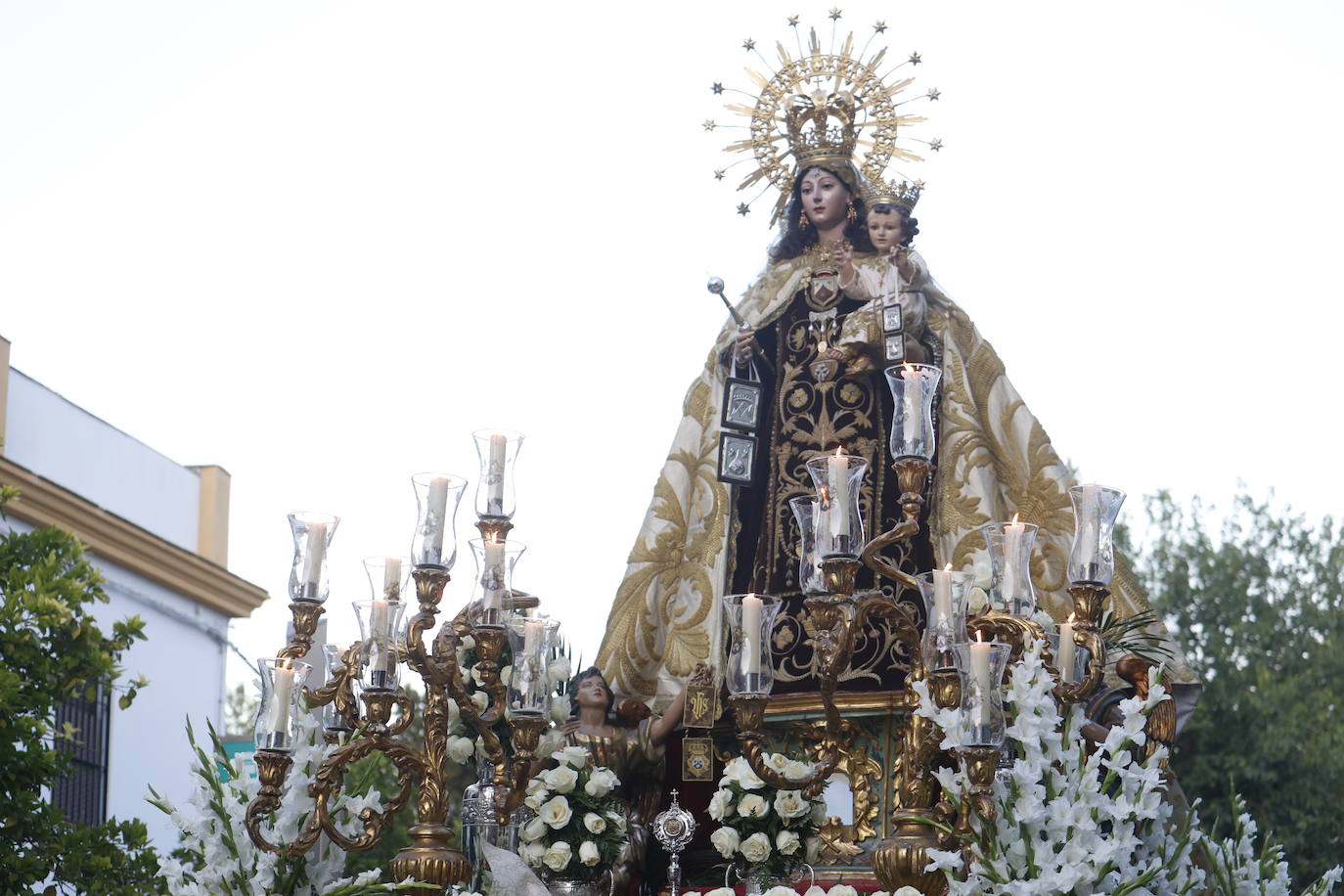 La elegante procesión del Carmen de Puerta Nueva en Córdoba, en imágenes