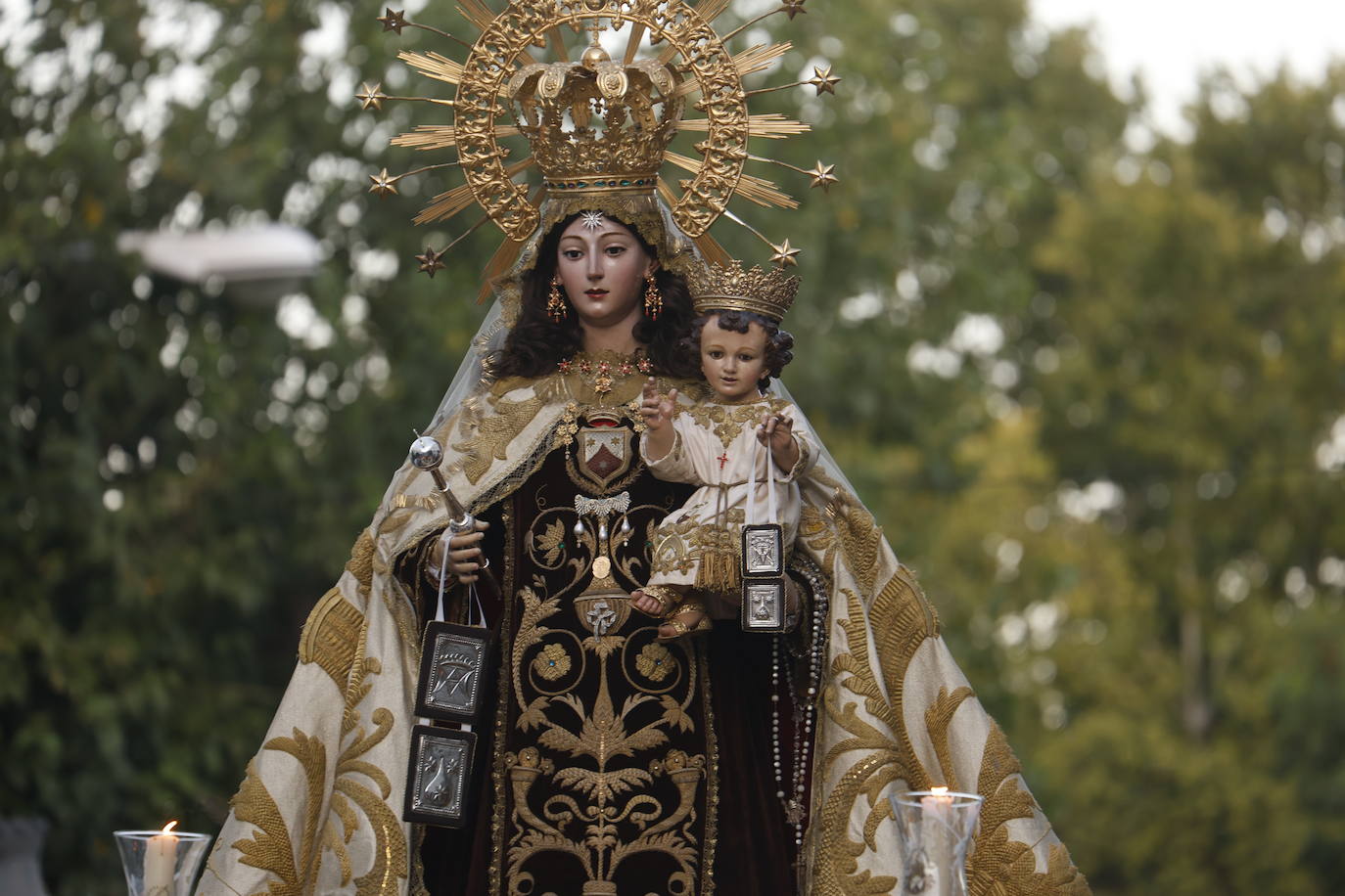 La elegante procesión del Carmen de Puerta Nueva en Córdoba, en imágenes
