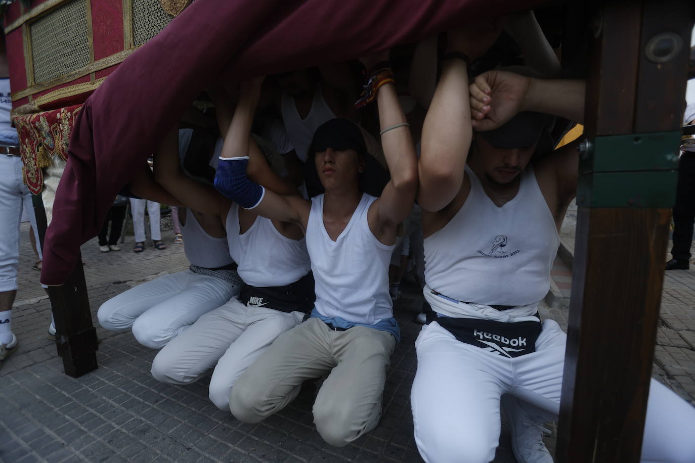 La elegante procesión del Carmen de Puerta Nueva en Córdoba, en imágenes