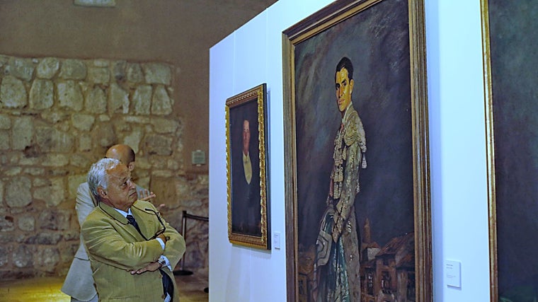 Santonja en la inauguración de la exposición de Zuloaga la víspera del anuncio de ruptura de Abascal con el PP