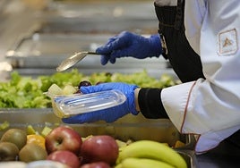 La Junta de Andalucía controlará a diario la cantidad de los menús escolares y el porcentaje de consumo de cada plato