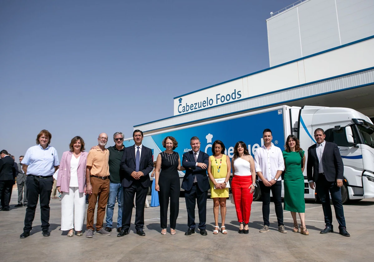 Page y otros miembros del Gobierno de Castilla-La Mancha han visitado este viernes la empresa Cabezuelo Foods en Socuéllamos