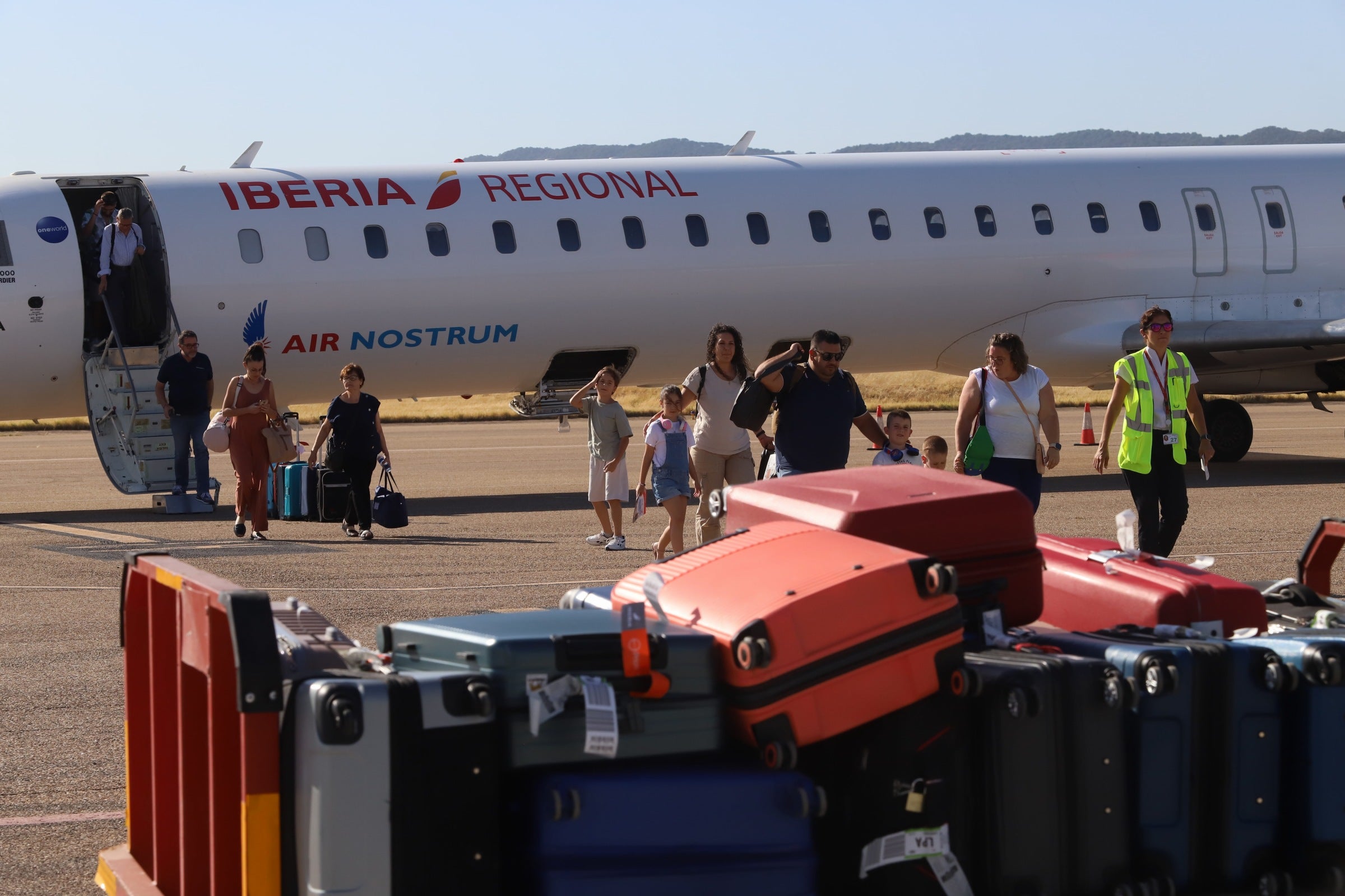 El estreno del vuelo entre Córdoba y Gran Canaria, en imágenes