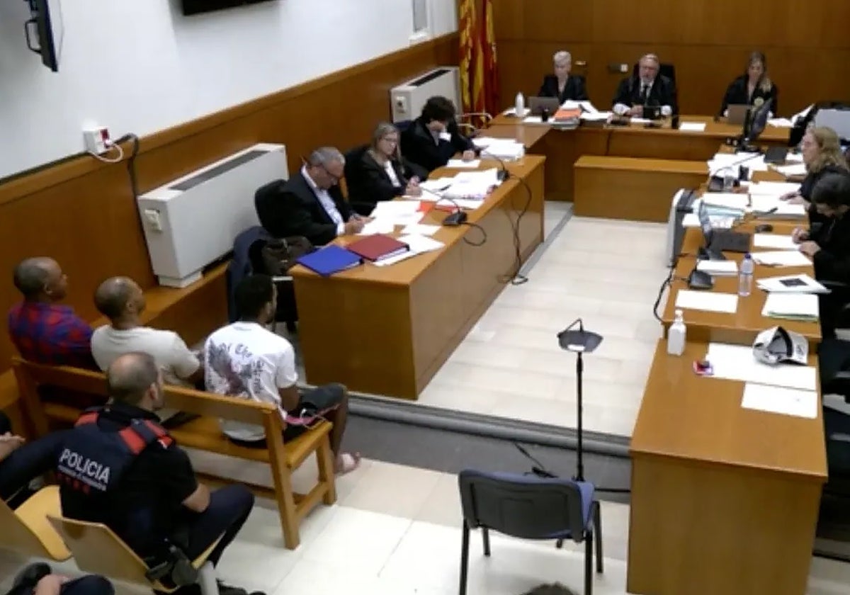 Juicio a los tres acusados de violar y prostituir a menores tuteladas, el pasado junio