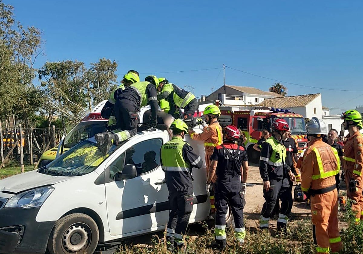 Imagen del ciclista rescatado en un atropello en Valencia