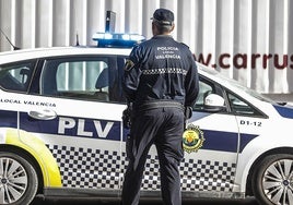 Un atracador resulta herido por un disparo de la Policía Local de Valencia tras apuntar a los agentes