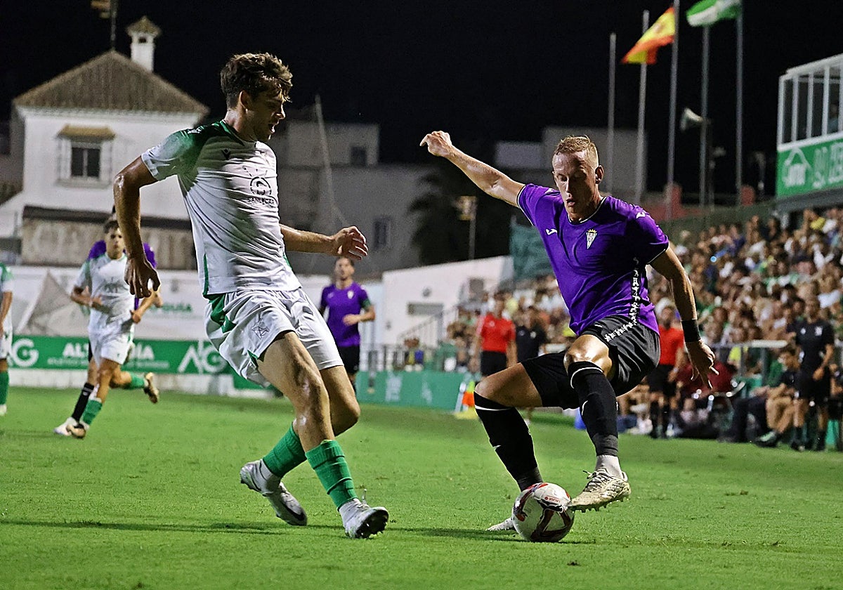 El delantero Obolskii durante el primer partido de pretemporada