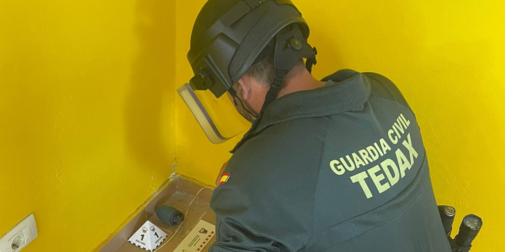 La Guardia Civil desactiva una granada militar encontrada en el panel de una casa familiar en Gran Canaria