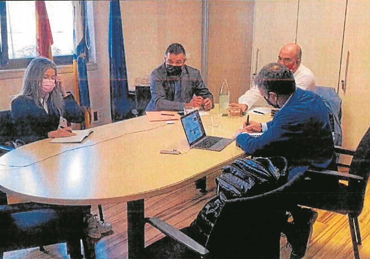 Imagen de la reunión que Taishet Fuentes organizó a empresarios de drones en la Consejería de Agricultura canaria