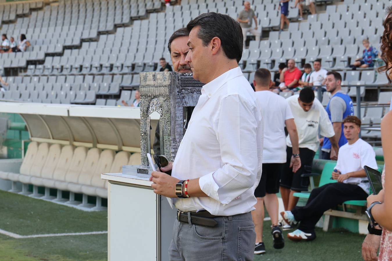 Las mejores imágenes del II Trofeo Puertas de Córdoba ante el Rayo Vallecano