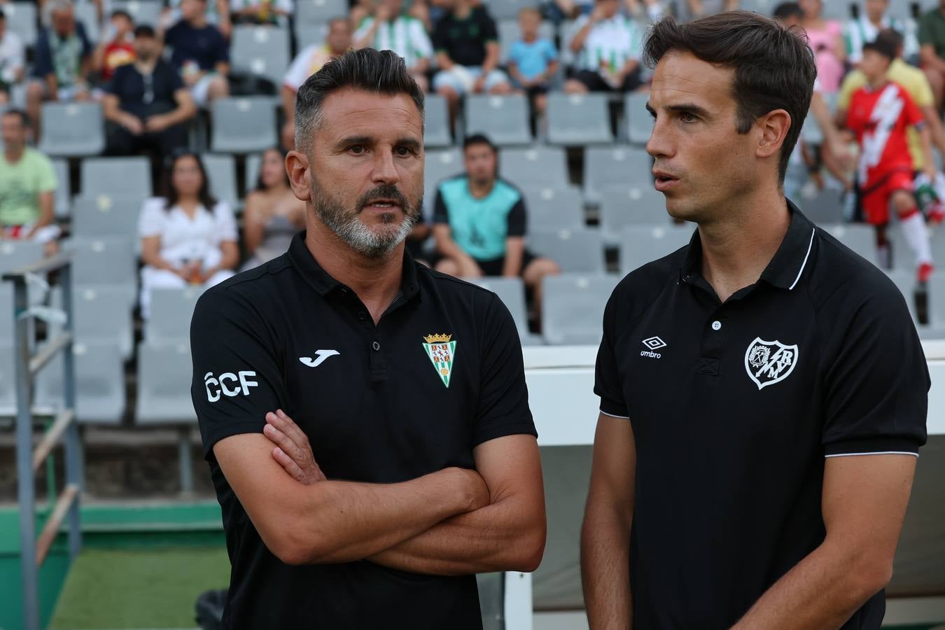 Las mejores imágenes del II Trofeo Puertas de Córdoba ante el Rayo Vallecano