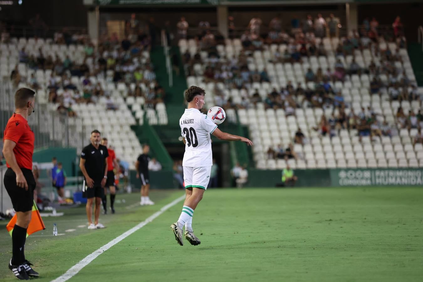 Las mejores imágenes del II Trofeo Puertas de Córdoba ante el Rayo Vallecano