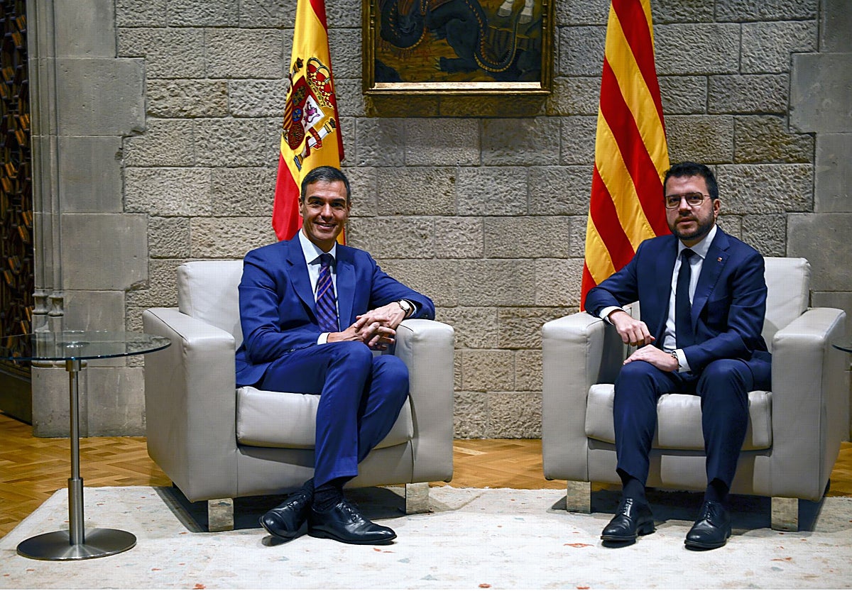 Valencianos pagando las embajadas catalanas