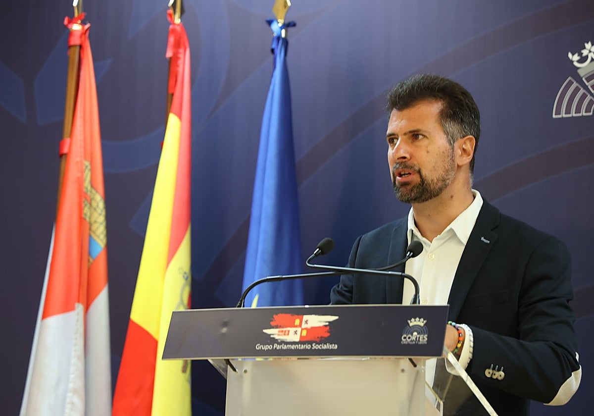 El secretario general del PSOE de Castilla y León, Luis Tudanca, este miércoles durante la rueda de prensa
