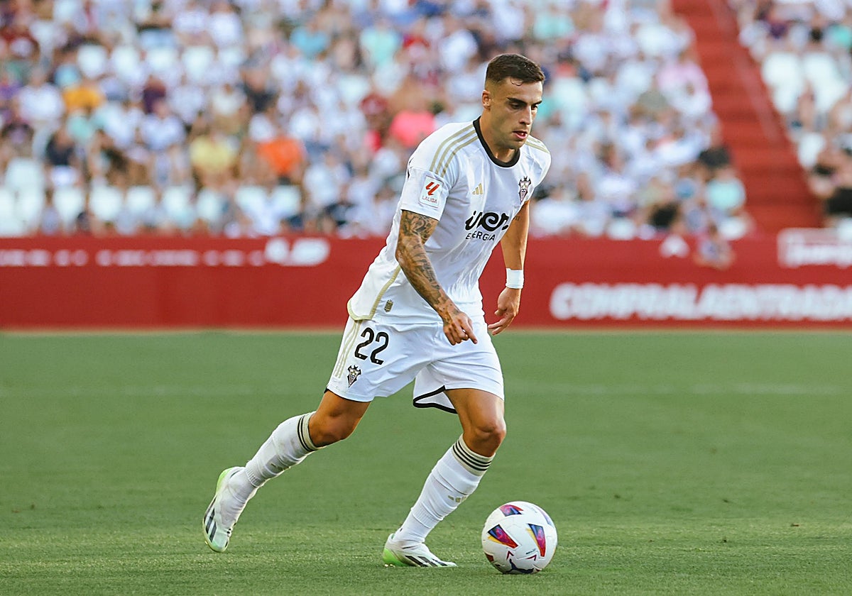 El nuevo jugador blanquiverde Carlos Isaac durante su etapa con el Albacete