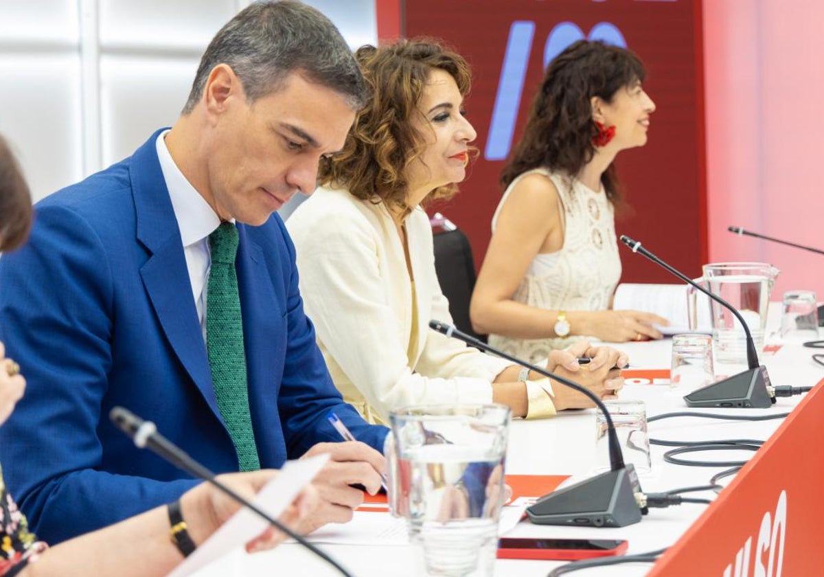 Pedro Sánchez y María Jesús Montero, en la Ejecutiva Federal del PSOE celebrada el pasado martes