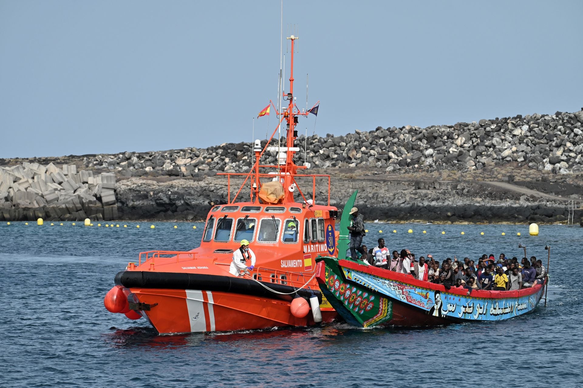 Imagen de otros de los rescates realizados por el salvamar Adhara