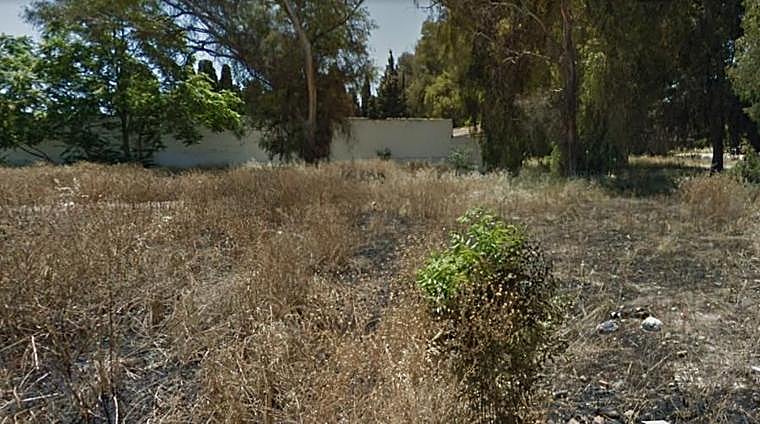 Solar junto al cementerio de San Rafael antes de la intervención