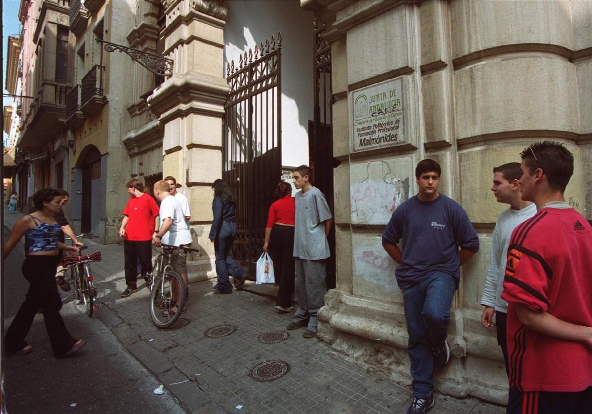 La iglesia de El Salvador, desaparecida, se situó frente a lo que hoy es el Instituto 'Marimónides'