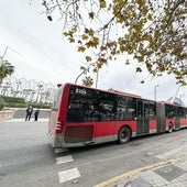 Un matrimonio de turistas deja solos a sus hijos de 3 y 5 años en un autobús en Valencia